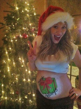 Hilary-Duff-muestra-su-panza-de-embarazada-por-Twitter